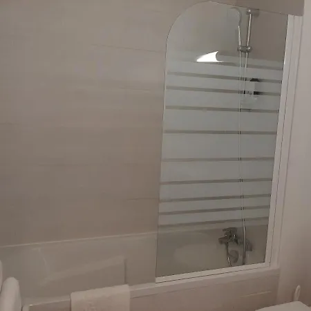 Hotel Le Royalty 2*