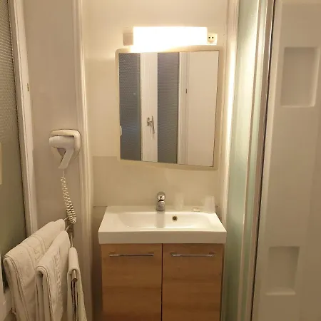 Le Royalty 2* Angers