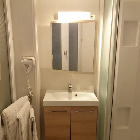 Le Royalty 2* Angers