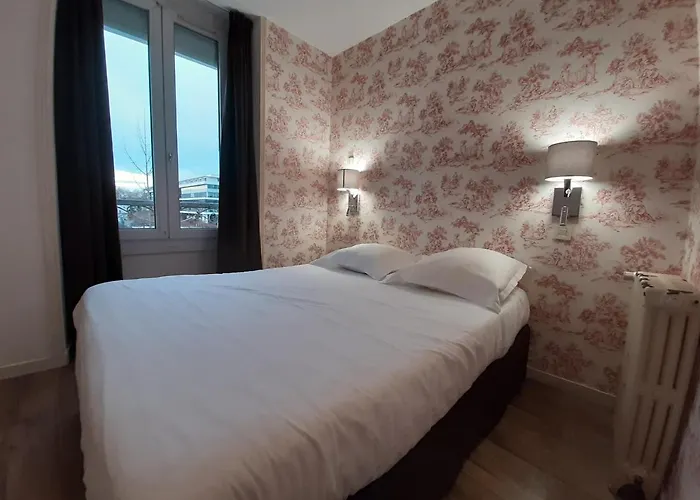 Le Royalty 2* אנז'ה