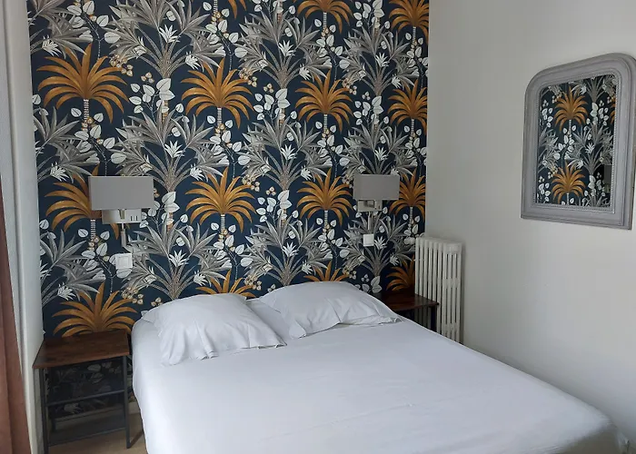 מלון Le Royalty אנז'ה